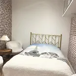 Eiffel Tower Studio With Patio