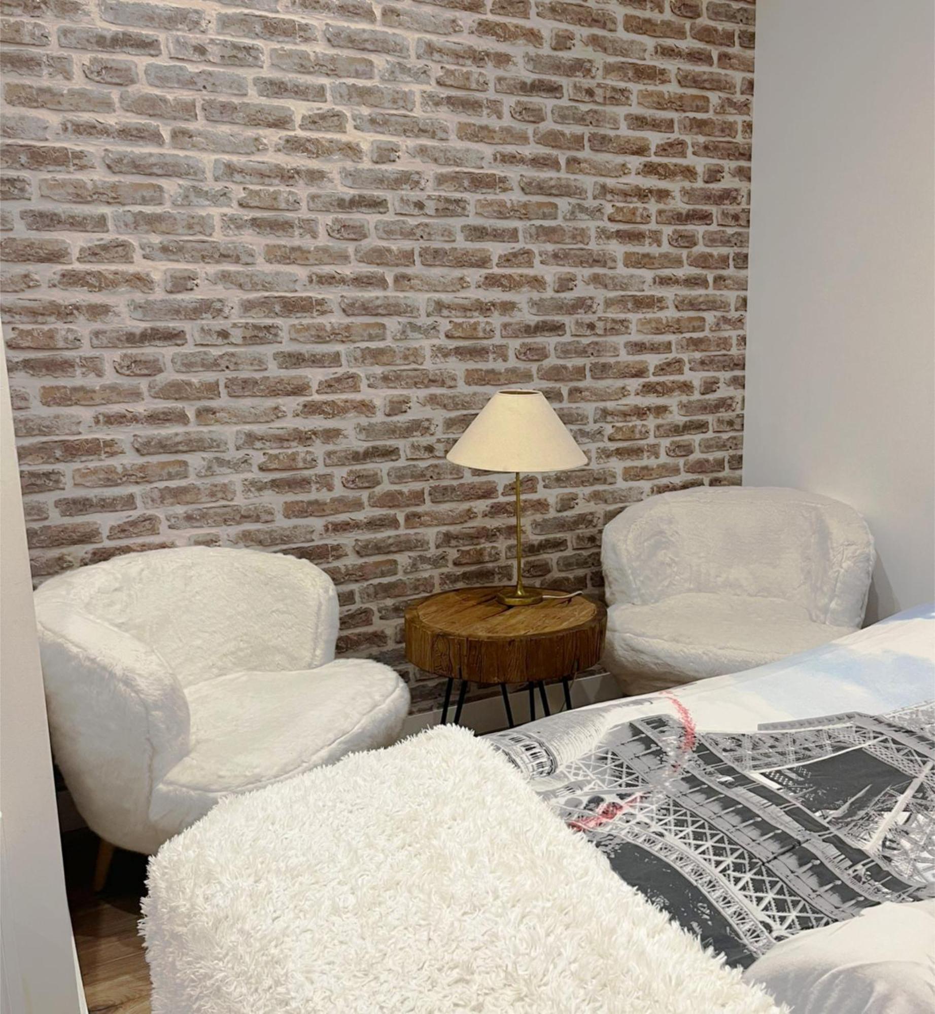 Eiffel Tower With Patio Apartment *